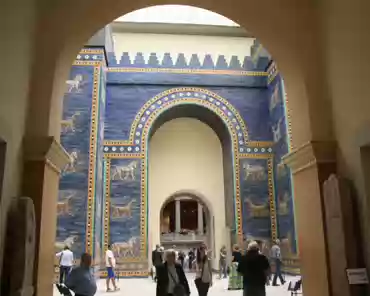 IMG_6267 The Ishtar gate from Babylon, rebuilt using original tiles.