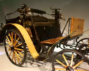 IMG_1587 Benz dos-a-dos, 1899, 2 cylinders, 1728 cm3, 5 HP, 35 km/h. It was powered by the