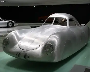 IMG_1444 Porsche type 64, 1939, 4 cylinders, 1.1L, 33 HP, 140 km/h. Aluminum body. Ferdinand Porsche had a Type 64 for private use. The first car with the name "Porsche"...