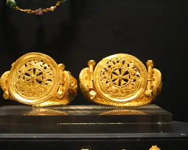 img_1895 Gold bracelets adorned with a pierced stellar rosette; probably from Cyprus, 6th century AD.