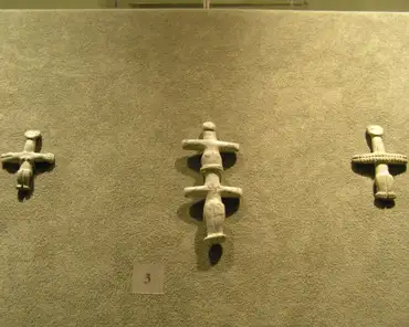 pb300553 Cruciform and double-cruciform figurines, Chalcolithic period (3900-2500 BC). Made of picrolite stone. Probably religious objects.