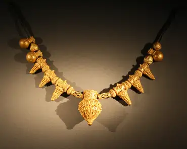 img_2083 Gold necklace found in a female burial; ca. 560 BC.