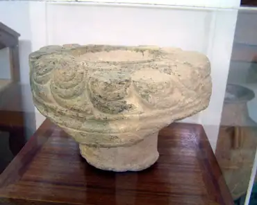 pa260167 Stone lamp from the palace of Nestor.