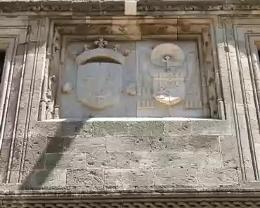 dscf0157 Shields on the inn of France.