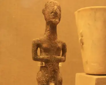 IMG_7672 Marble figurine, early Cycladic III period (2800-2700 BC). Plastiras type.