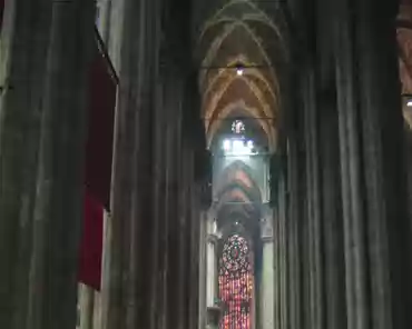 26 Right nave.