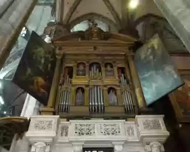 P1190676 Choir.