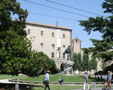 IMG_2901 Palazzo della Pilotta, 1583. Monument of the Partisan, 1951.