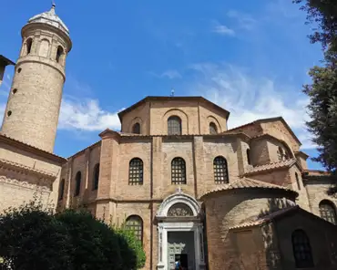 IMG_20220811_115139 San Vitale, built after business contact between Constantinople and Ravenna were resumed in 540. It was realized to proclaim the triumphal return to the west of...