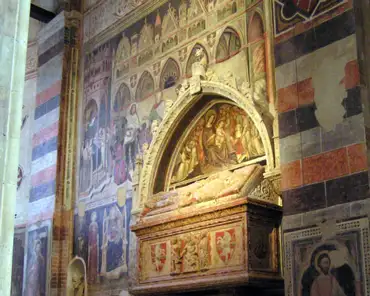 p2070266 Pellegrini chapel: Belivacqua Pellegrini tomb and 15th century frescoes.
