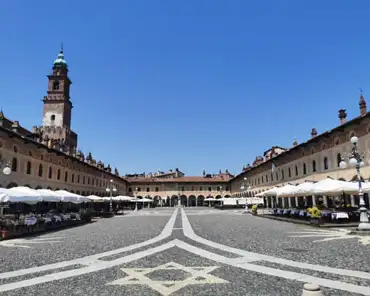 IMG_20230720_121737 Piazza Ducale (138x46 meters) was commissioned by Ludovico Maria Sforza who wanted it as a regal entrance to the castle. It was built between 1492-1494. Left:...