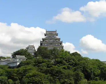p8120839 Himeji castle, one of the best preserved Japanese feudal castle complexes (83 buildings), built 1333-1346, expanded 1601-1608, destroyed in 1580 and rebuilt....