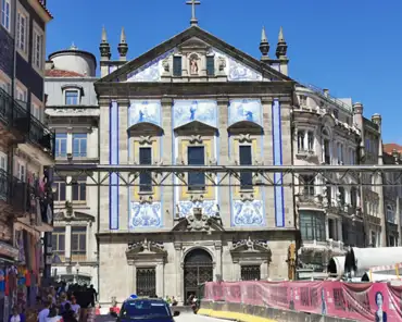IMG_20230506_144537 Igreja dos congregados, late 17th century. Facade tiles from the 20th century.