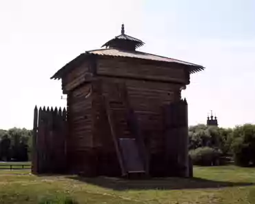 IMG_2945 Tower of Bratsk Stockaded Fort, 1654. The fort was founded in 1631 on the Angara river in the Baikal region. Transported to Kolomenskoye in 1959.