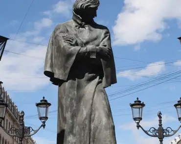 IMG_3372 Statue of Gogol.