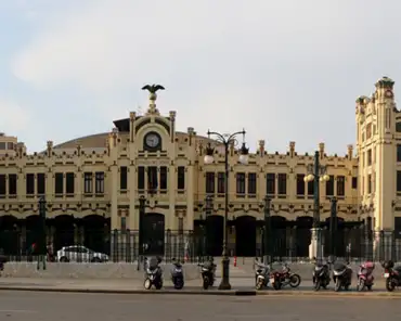 IMG_4351_stitch North station (Estacio del Nord), built in 1917, with plaza de toros on the left.