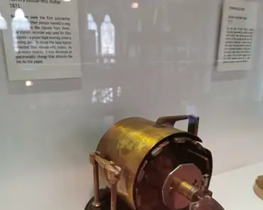 IMG_20230930_115358 Lord Kelvin mouse-mill motor, 1871, used in the first submarine cable. A siphon recorder used a paper tape moving under a moving pen. To move the tape, Kelvin...