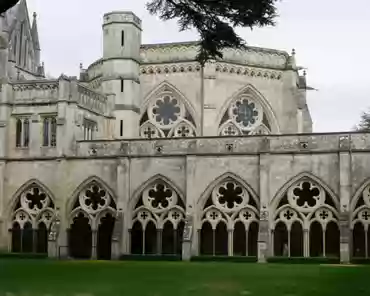 P1020616 Chapter house. It hosts a copy of the 4 surviving copies of the 1215 Magna Carta.