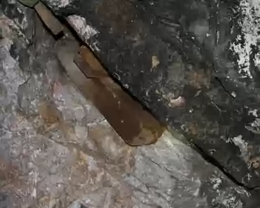 12 A crack in the mine.