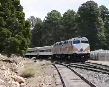 P1100022 Grand Canyon train.