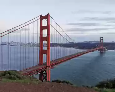 IMG-20230227-180415 Golden gate bridge, 1933-1937. The longest span is 1.3km. Height: 227m, width: 27m.