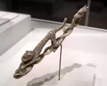 P1070387 Owo or Edo artist, handle of a spoon (?) with a leopart and two goats, Nigeria, 16th century.