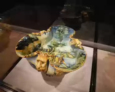 P1070451 Orazio Fontana, Historiated wine cooler, ca. 1560.