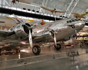 IMG_20191206_133046 Boeing 307 Stratoliner, 1938. First aircraft with a pressurized fuselage; 33 passengers.