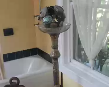 P1050791 Bathroom. Art deco floortiles from Paris.