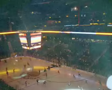 picture_19 Pre-game: kids are playing before the NHL game.