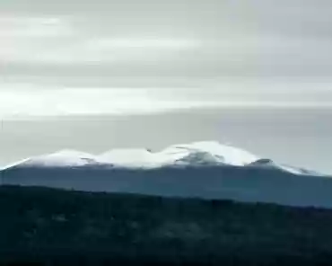 P1150523 Mauna Loa, the largest volcano on Earth in terms of volume (75000 km 3 ). Age: 700000 years old; Elevation: 4169m. Last eruption: 1984. The volcano is...