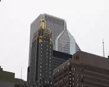 IMG_3982 Carbide and carbon building, 153m, 40 floors, completed in 1929. The spire is plated with golden leaf.
