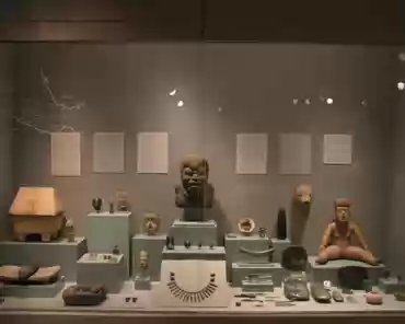 p3240010 Olmec art (1400-600 BC)