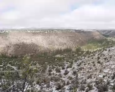 17 The Pajarito plateau along which the Frijoles creek flows was home to Native Americans as of 9000 BC during the ice age; pueblo dwellers settled there in the...
