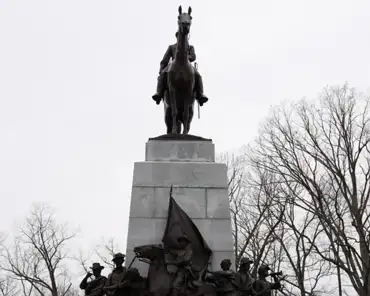 P1100510 Virginia memoral: General Robert E. Lee mounted on 